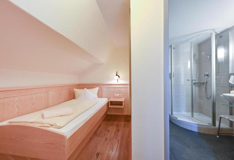 اتاق استاندارد یک نفره, Weinbauer