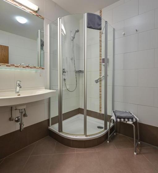 اتاق راحتی, Weinbauer