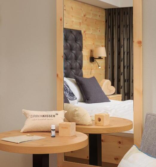 اتاق لوکس سه تخته, Weinbauer