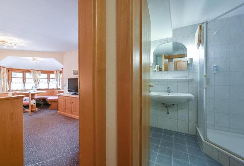 اتاق خانوادگی, Weinbauer