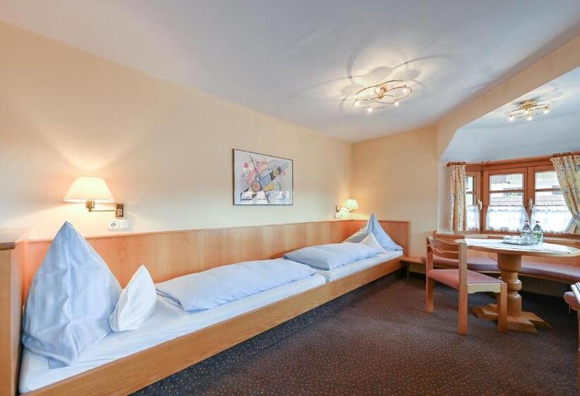 اتاق خانوادگی, Weinbauer