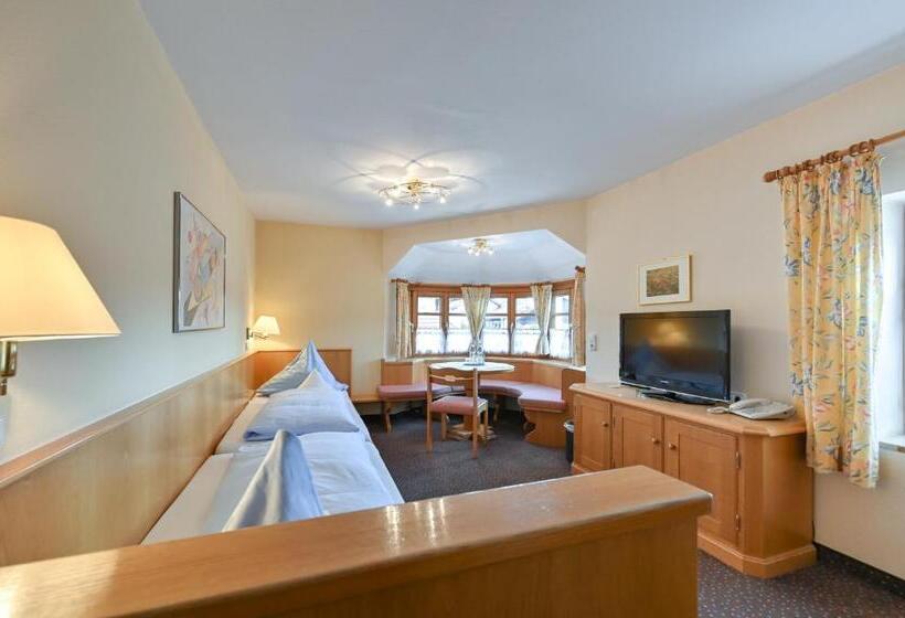 اتاق خانوادگی, Weinbauer