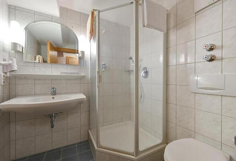 اتاق خانوادگی, Weinbauer