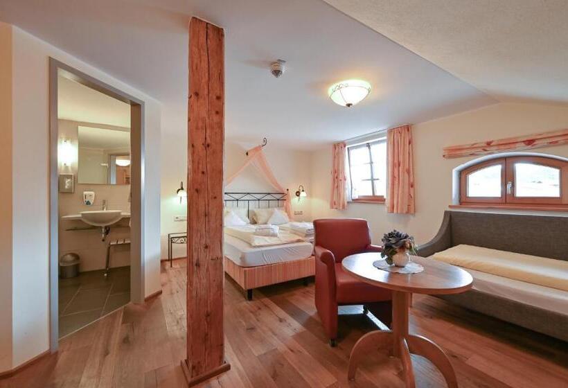 اتاق استاندارد سه نفره, Weinbauer