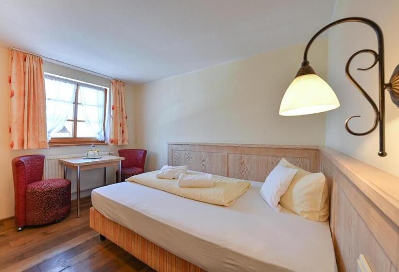 اتاق سوپریور یک تخته, Weinbauer