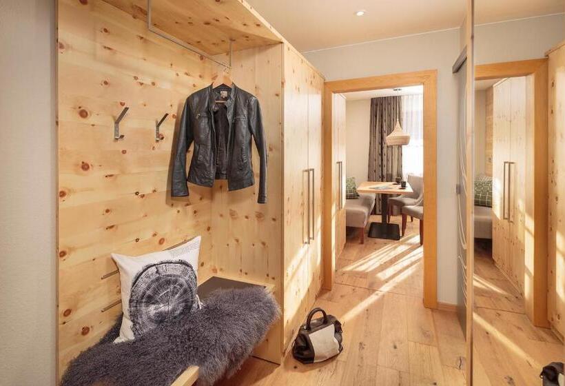 اتاق خانوادگی, Weinbauer