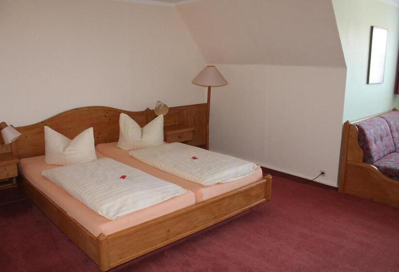 스탠다드 룸, Zur Goldenen Sonne