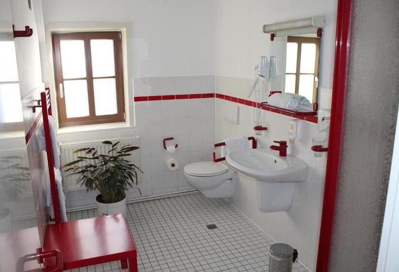 스탠다드 룸, Zur Goldenen Sonne