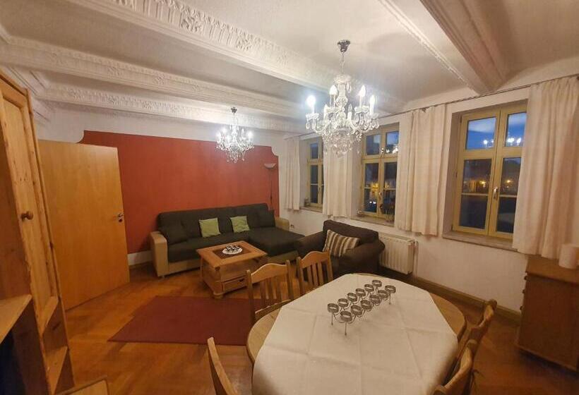 침실 2개 아파트, Zur Goldenen Sonne