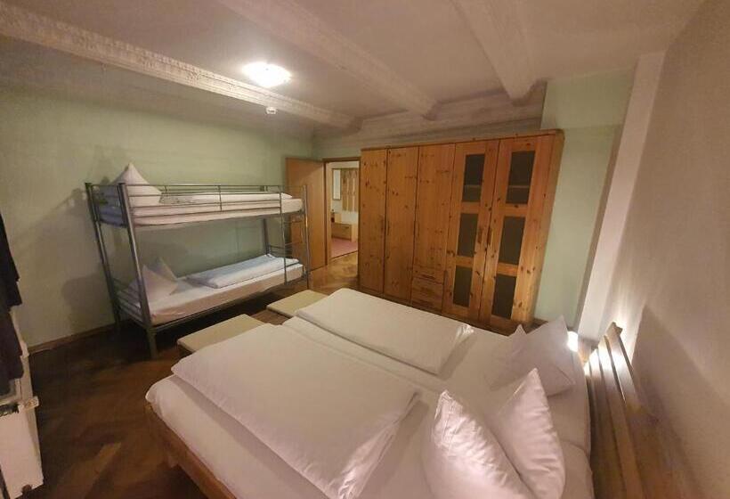 침실 2개 아파트, Zur Goldenen Sonne