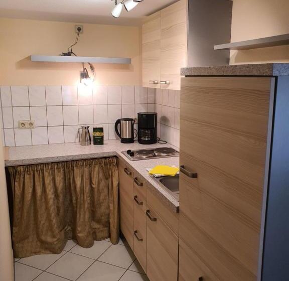 침실 1개 아파트, Zur Goldenen Sonne