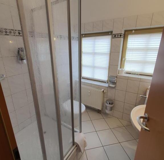 침실 1개 아파트, Zur Goldenen Sonne