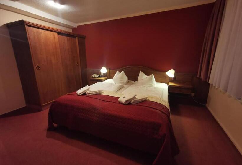 스탠다드 룸, Zur Goldenen Sonne