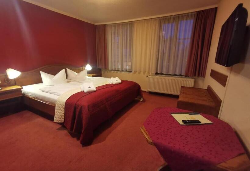 스탠다드 룸, Zur Goldenen Sonne