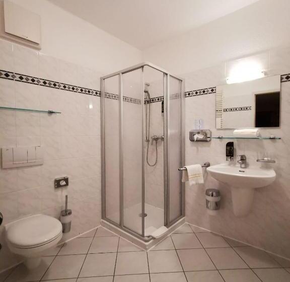 스탠다드 룸, Zur Goldenen Sonne