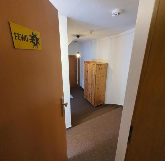 침실 1개 아파트, Zur Goldenen Sonne