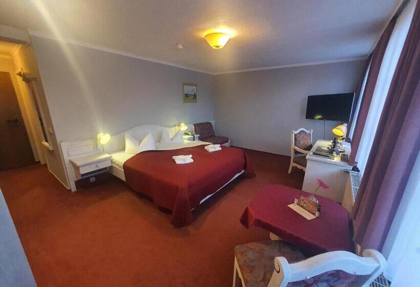 스탠다드 룸, Zur Goldenen Sonne