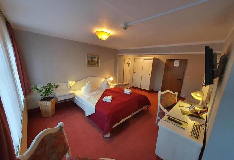 스탠다드 룸, Zur Goldenen Sonne