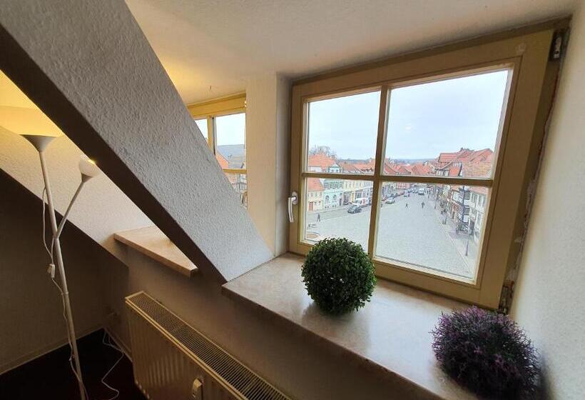 침실 1개 아파트, Zur Goldenen Sonne