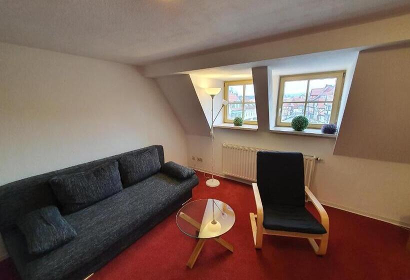 침실 1개 아파트, Zur Goldenen Sonne