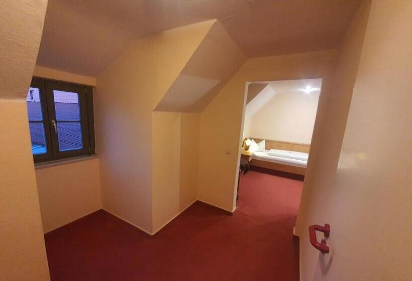 스탠다드 룸, Zur Goldenen Sonne