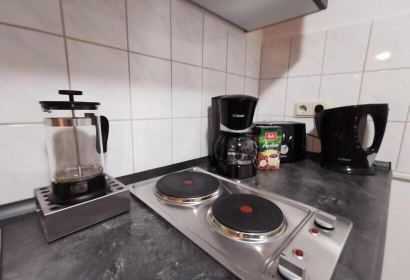 침실 1개 아파트, Zur Goldenen Sonne