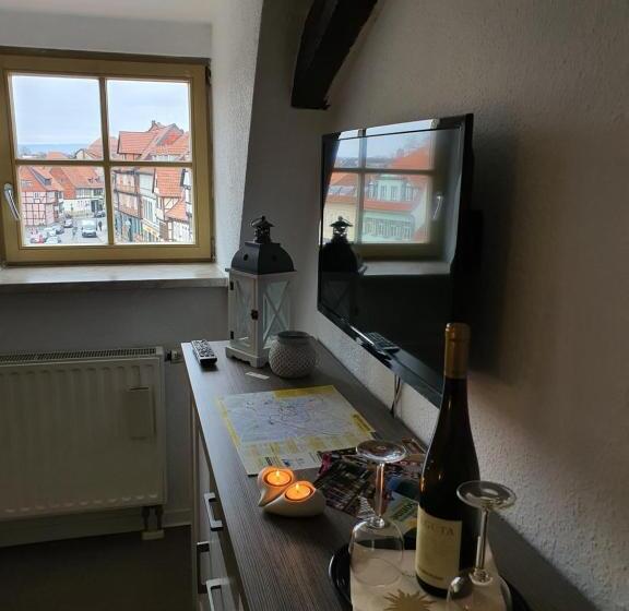 침실 1개 아파트, Zur Goldenen Sonne