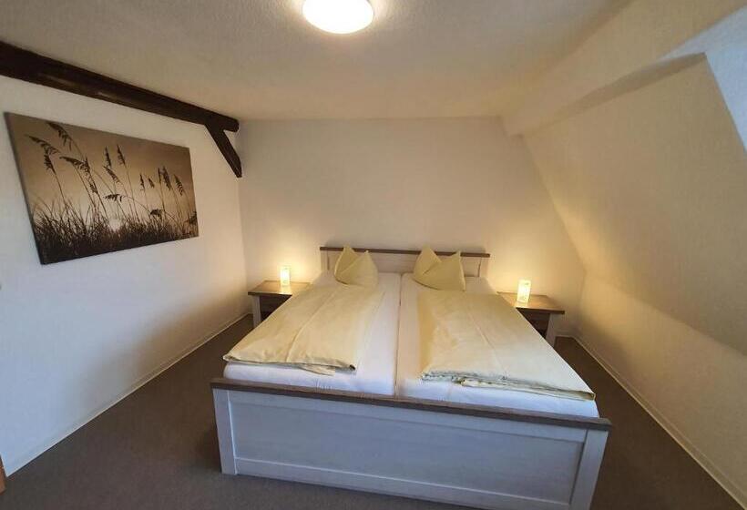 침실 1개 아파트, Zur Goldenen Sonne