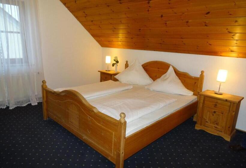 Четырехместный Номер Классик, Alte Linde Landhotel & Restaurant