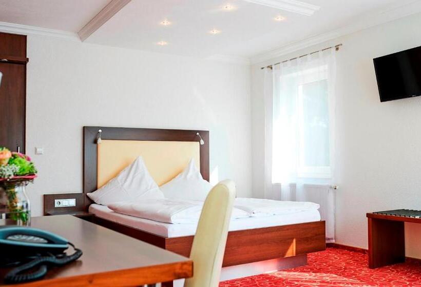 חדר קלאסי לארבעה, Alte Linde Landhotel & Restaurant