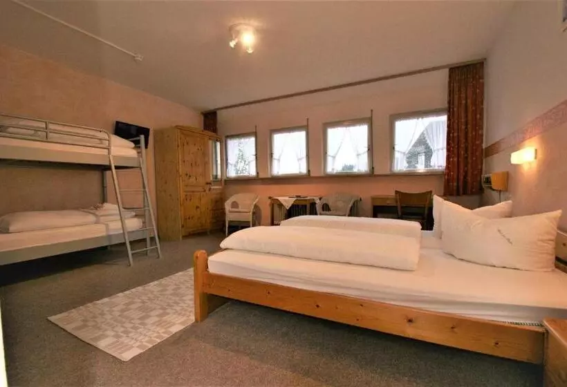 ファミリールーム, Zur Traube Schwarzwaldhotel & Restaurant Am Titisee