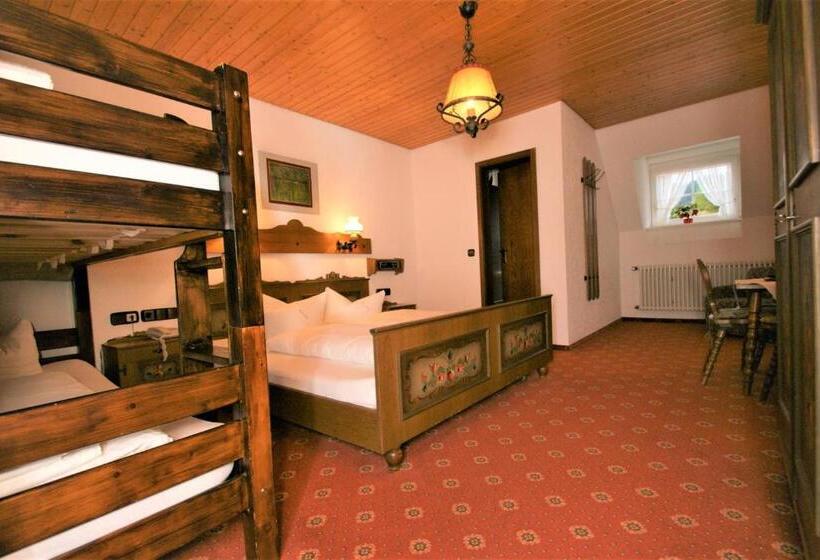 Quarto Familiar, Zur Traube Schwarzwaldhotel & Restaurant Am Titisee