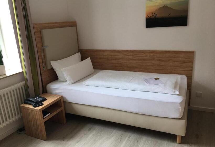 スタンダードシングルルーム, Alt Warburg