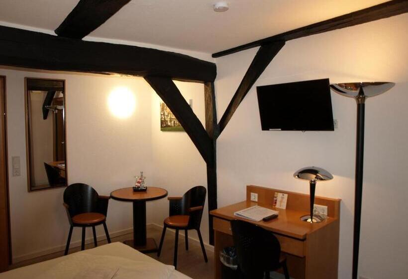 スーペリアールーム, Alt Warburg