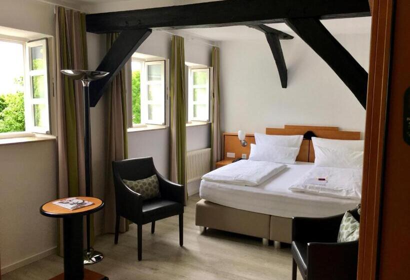 スーペリアールーム, Alt Warburg