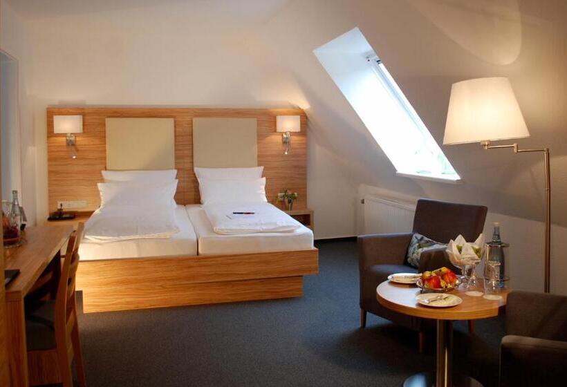 スーペリアールーム, Alt Warburg