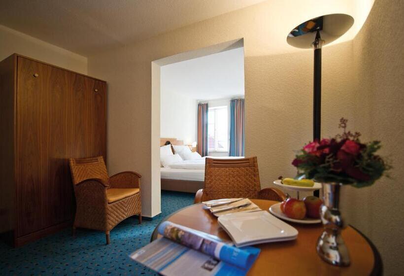 スーペリアールーム, Alt Warburg