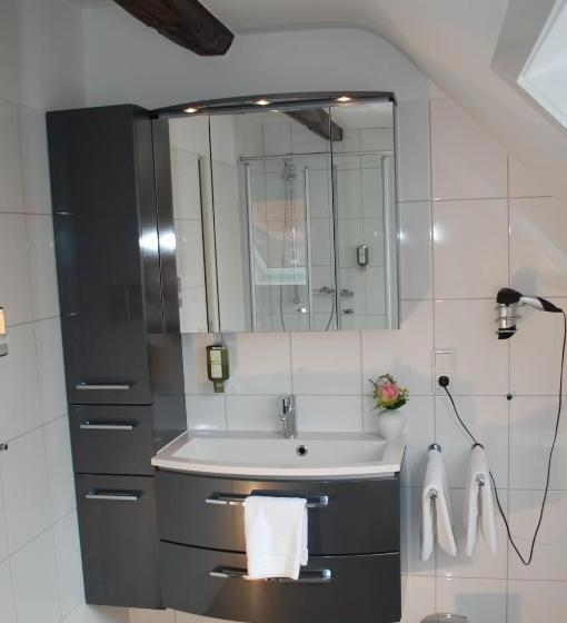 ３ベッドルームスイート, Alt Warburg