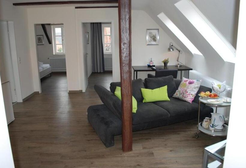 ３ベッドルームスイート, Alt Warburg