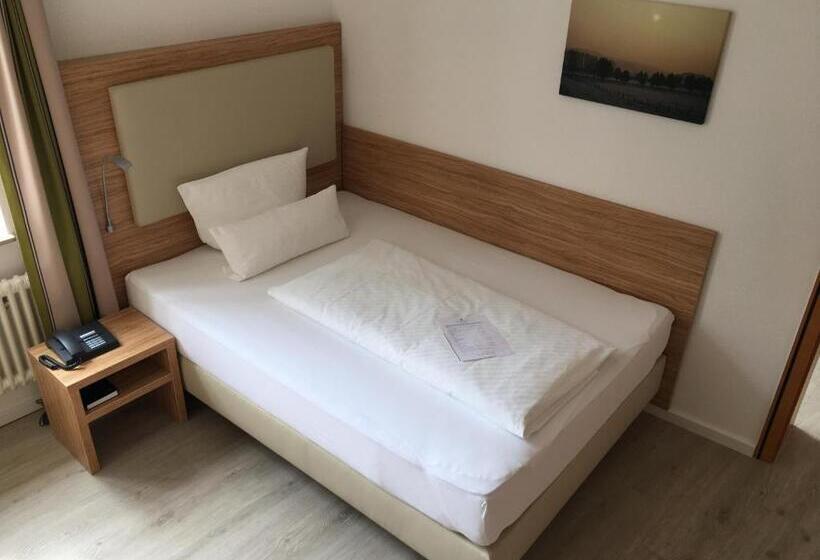 スタンダードシングルルーム, Alt Warburg