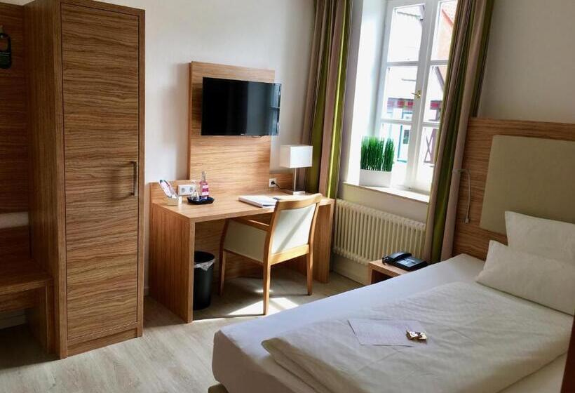 スタンダードシングルルーム, Alt Warburg