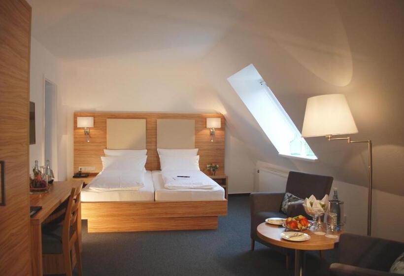 スーペリアールーム, Alt Warburg