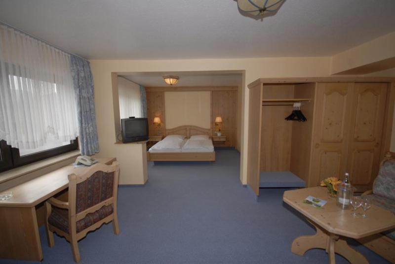 标准单人间, Auf Dem Kamp