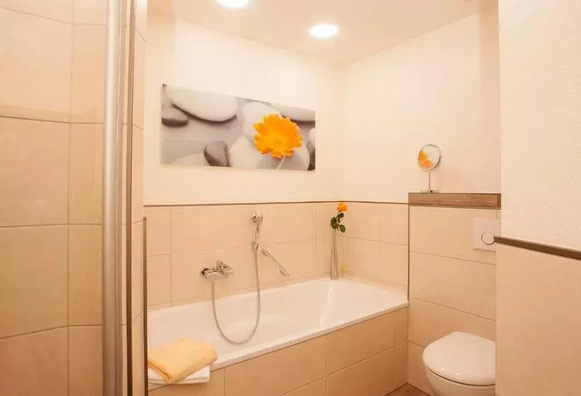 コンフォートルーム, & Ferienappartements Edelweiss