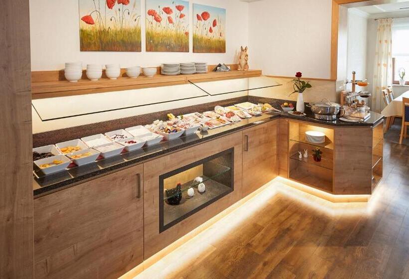 舒适型房间, & Ferienappartements Edelweiss