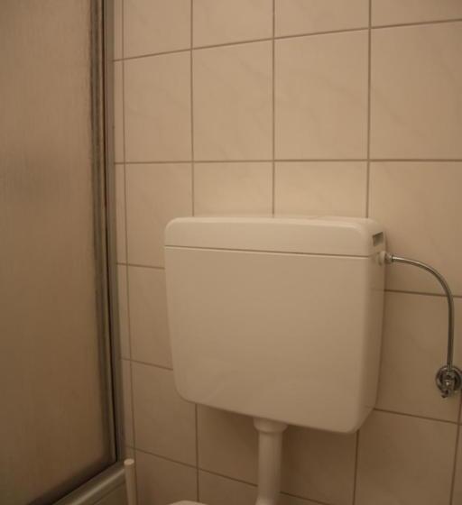 اتاق استاندارد سه نفره, Garni Kaiserpfalz