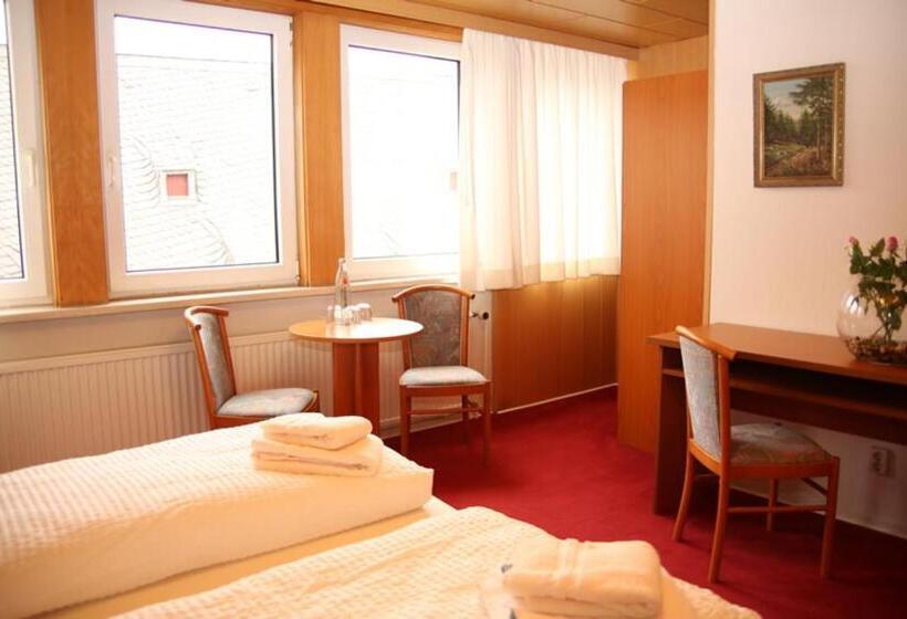 스탠다드 트리플 룸, Garni Kaiserpfalz