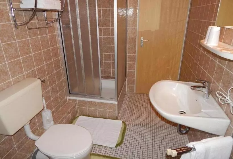 Standard Single Room Shared Bathroom