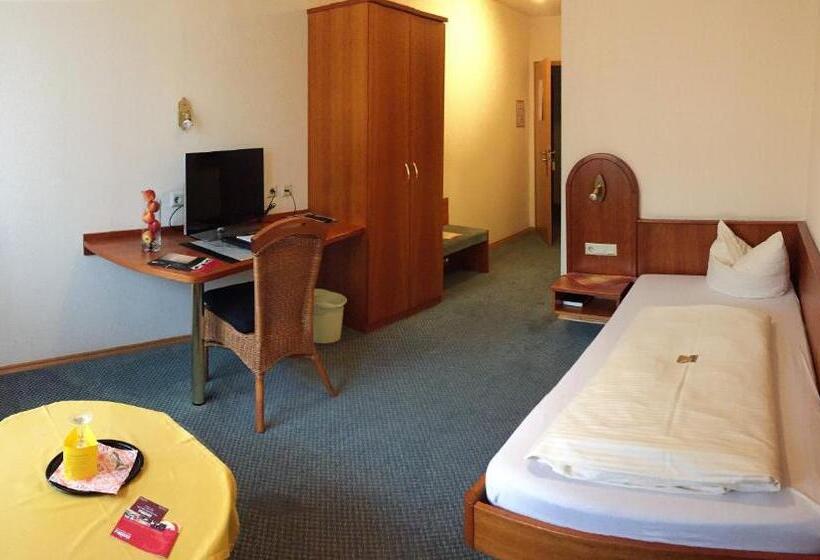 اتاق استاندارد یک نفره, Kasserolle