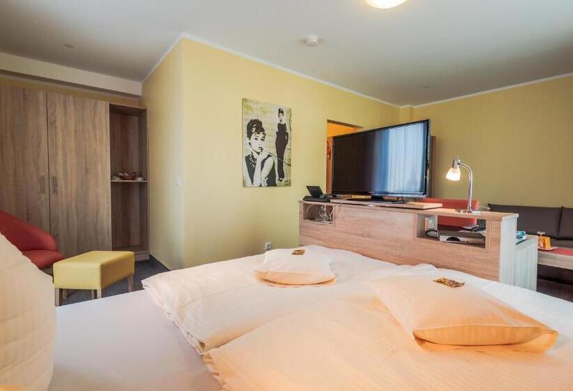 اتاق کلاس بیزنس, Kasserolle